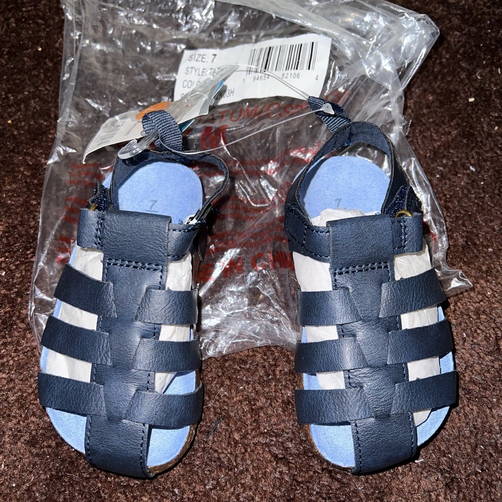 Carter’s 7C blue sandals for toddlers, perfect for summer